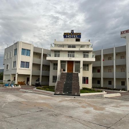 Srinivasa Hotel Tirupati Exteriör bild
