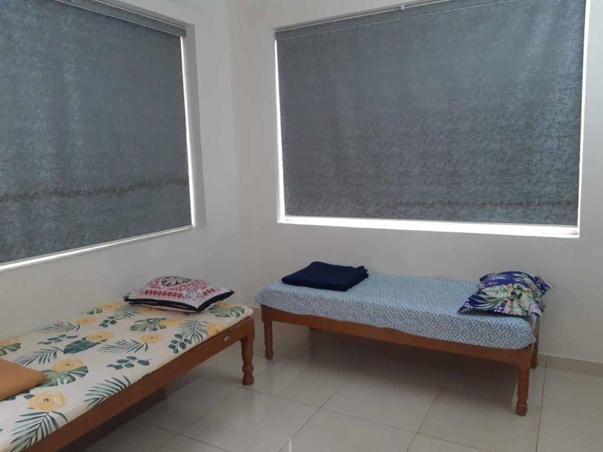 Srinivasa Hotel Tirupati Exteriör bild