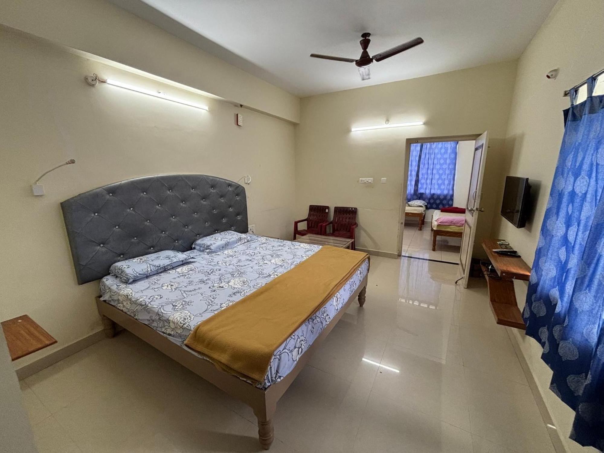 Srinivasa Hotel Tirupati Exteriör bild